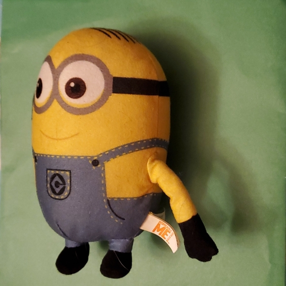 6in plush minion - Picture 3 of 11